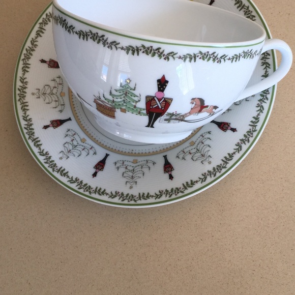 Jumbo Cup & Saucer Set Grenadiers - Picture 2 of 9